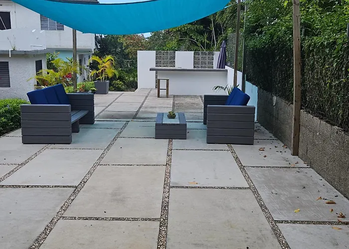 Georgiana - Ensuite Double Bedroom, Cardiff Hall, Runaway Bay, One Mile To Beaches, 1 Hour From Montego Bay Airport Homestay *
