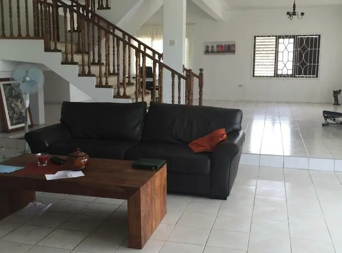 Georgiana - Ensuite Double Bedroom, Cardiff Hall, Runaway Bay, One Mile To Beaches, 1 Hour From Montego Bay Airport Homestay Runaway Bay